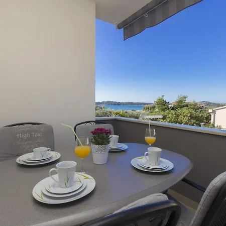 Luka Apartment