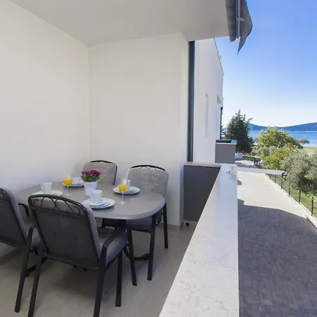 Luka Vodice