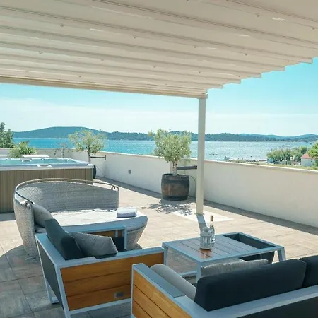 Luka * Vodice