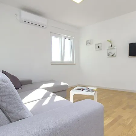 Luka Apartman Vodice